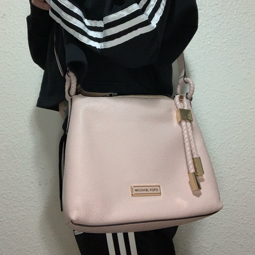 Michael kors crossbody purse - Picture 7 of 7